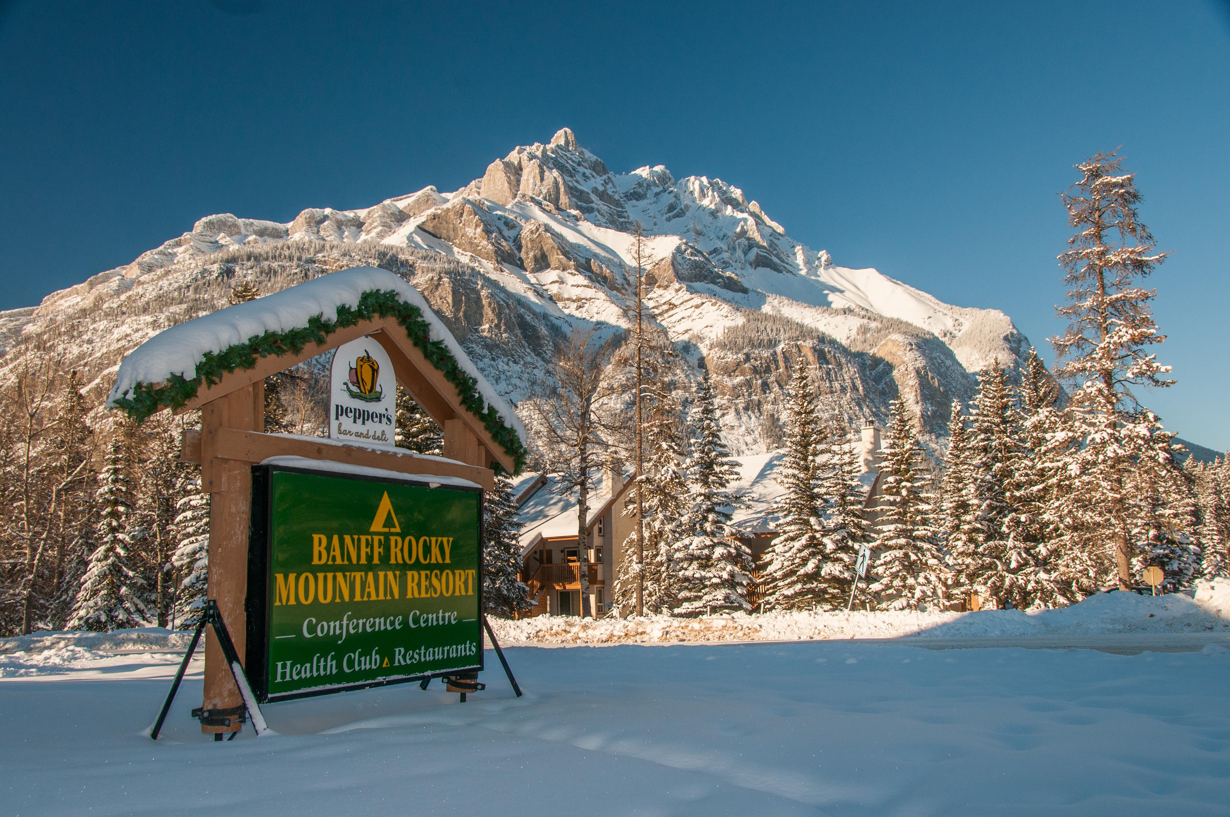 Banff Rocky Mountain Resort Exterior foto